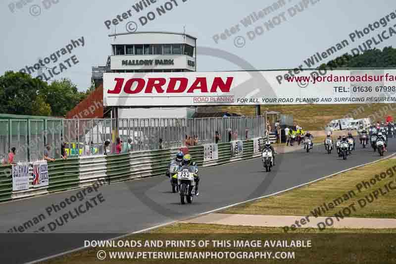 Vintage motorcycle club;eventdigitalimages;mallory park;mallory park trackday photographs;no limits trackdays;peter wileman photography;trackday digital images;trackday photos;vmcc festival 1000 bikes photographs